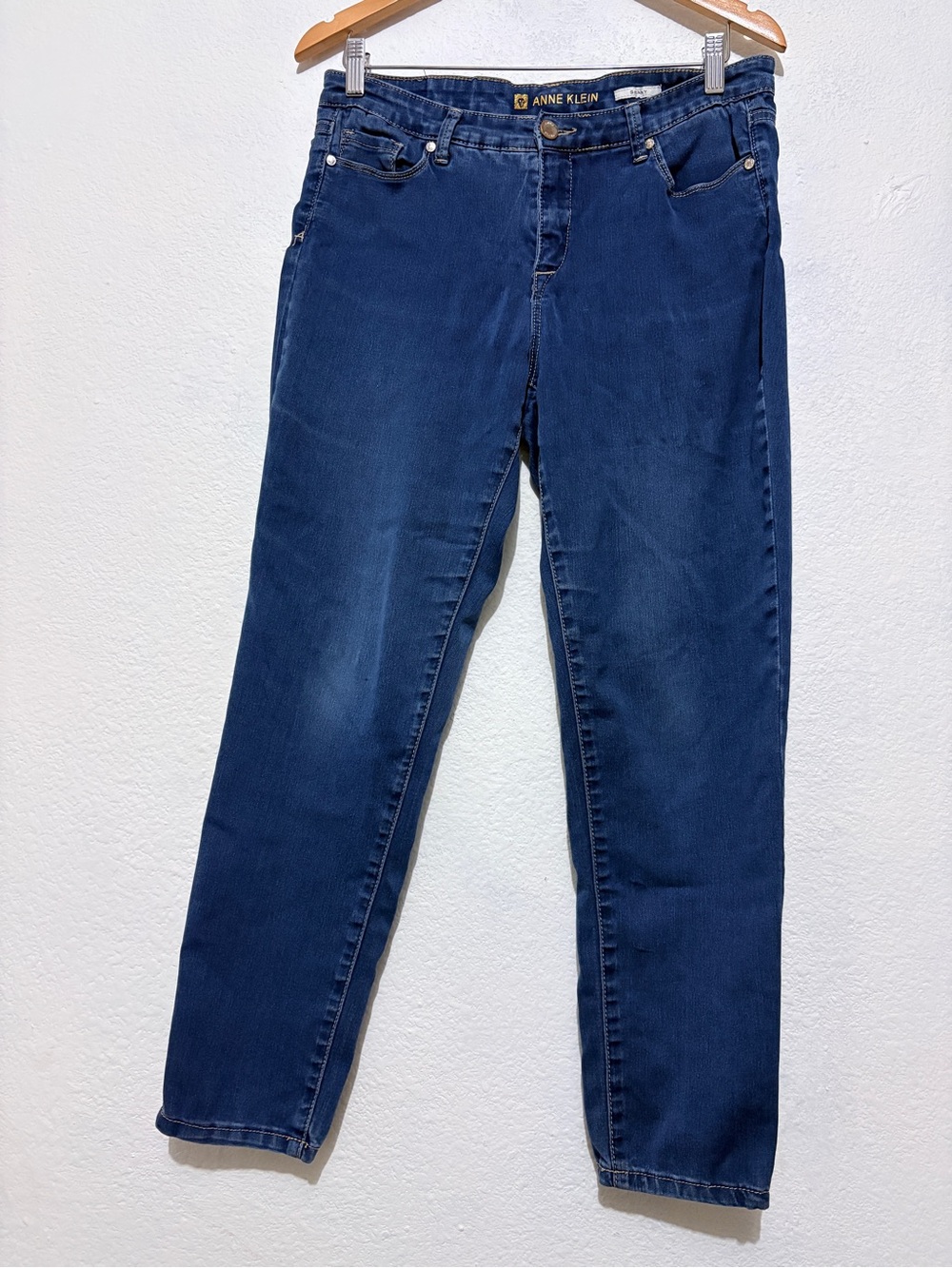 Anne Klein AK Women's Slim Ankle Jeans Size 10 Blue Mid Rise Stretch Denim